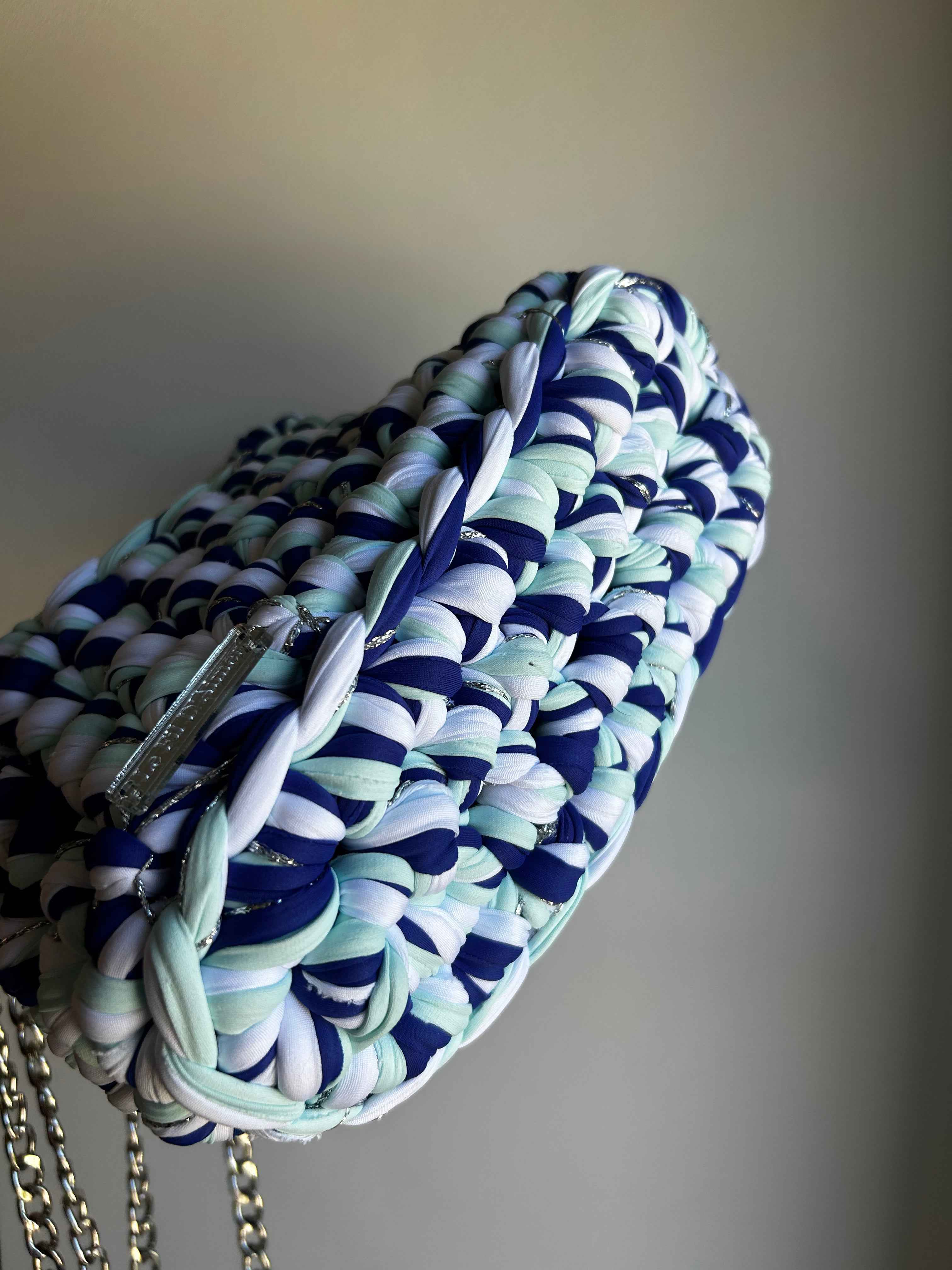 Sac AIMER - Blanc Bleu Foncé Bleu Turquoise et Fil Argenté