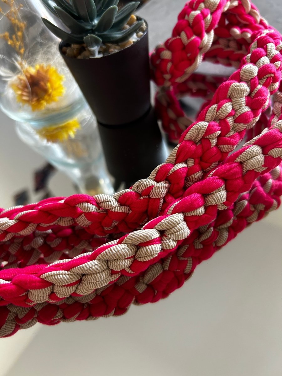 Cordon téléphone / porte - clés crochet – Fuchsia & beige brillant - Le Fil D aimerCordon