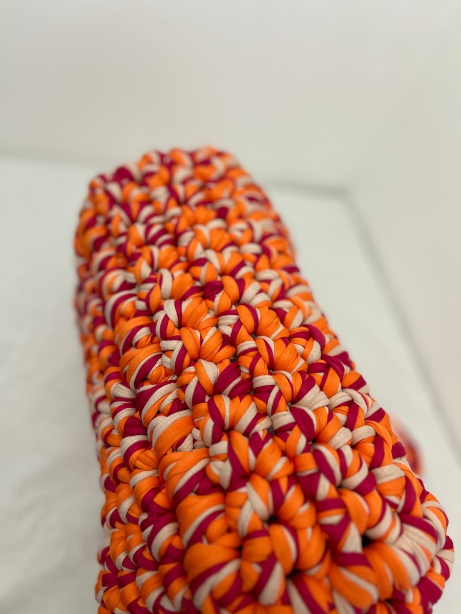 Panier au crochet orange blanc prune beige – Fait main, rangement ou sac (50x21 cm) - Le Fil D aimer