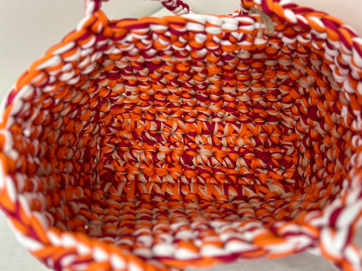 Panier au crochet orange blanc prune beige – Fait main, rangement ou sac (50x21 cm) - Le Fil D aimer