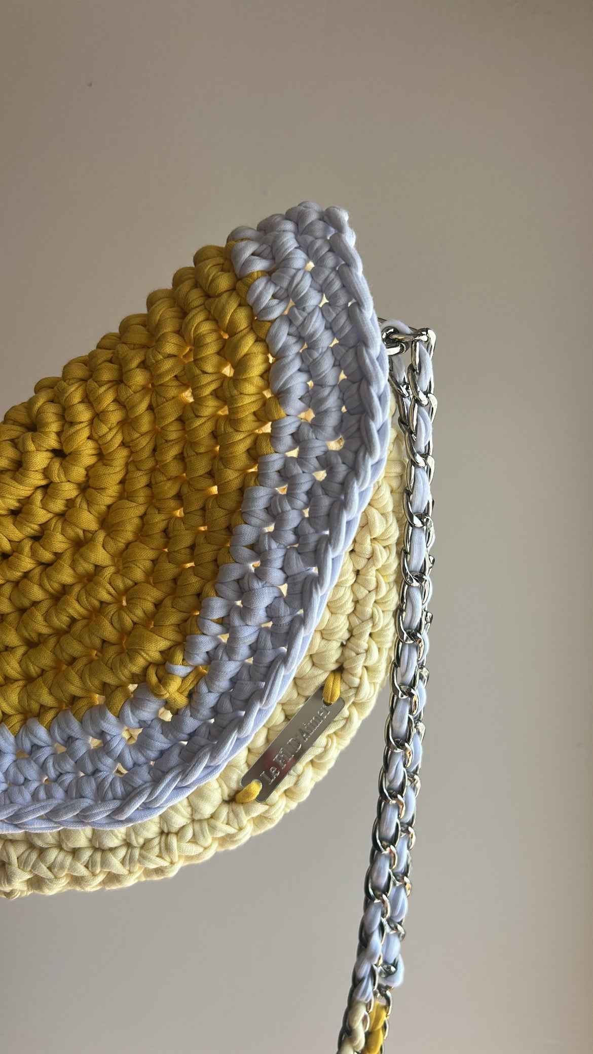Pochette Banane en Crochet Jaune, Jaune Pastel et Blanc – Pièce Artisanale Unique