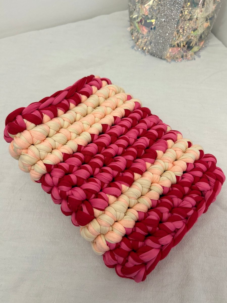 Protège - Livre au Crochet – Tons Chauds Rouge, Rose, Beige et Saumon - Le Fil D aimer