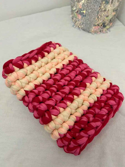 Protège-Livre au Crochet – Tons Chauds Rouge, Rose, Beige et Saumon
