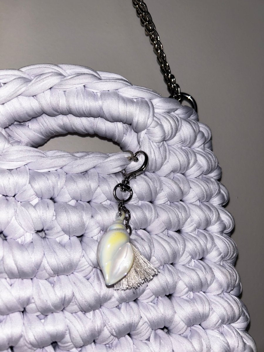 Détail du Sac Aimer blanc crocheté