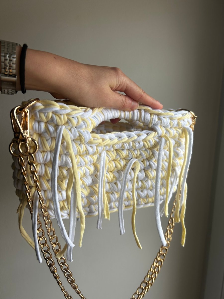 Sac AIMER - Franges Jaune pastel et Blanc - Le Fil D'Aimer sac au crochet style boheme 