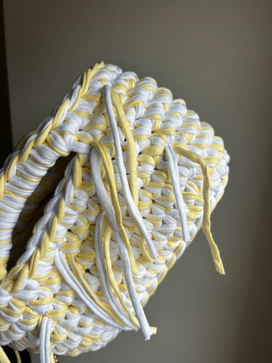 Sac AIMER - Franges Jaune pastel et Blanc - Le Fil D'Aimer sac au crochet 