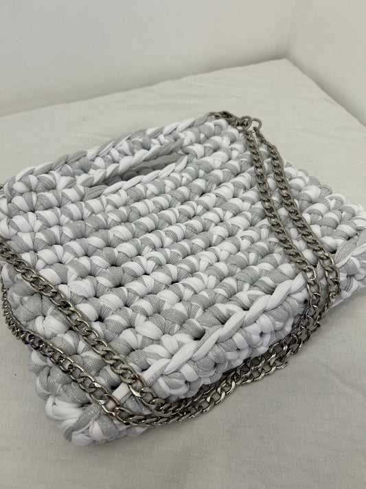 Sac Artisanal Au Crochet Blanc Et Gris Brillant - Élégant, Lumineux et Fait Main - Le Fil D aimer