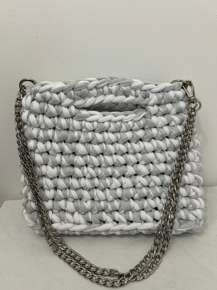 Sac Artisanal Au Crochet Blanc Et Gris Brillant - Élégant, Lumineux et Fait Main - Le Fil D aimer