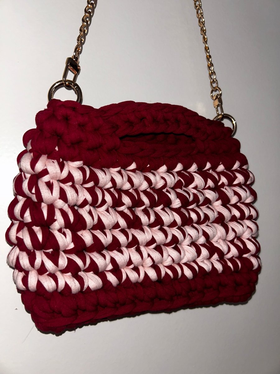 Détail du Mini Sac Aimer bordeaux et rose pale