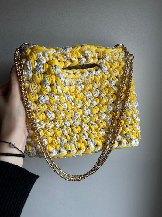 Sac Mini Aimer jaune et blanc brillant - sac artisanal fait au crochet - Le Fil D aimer