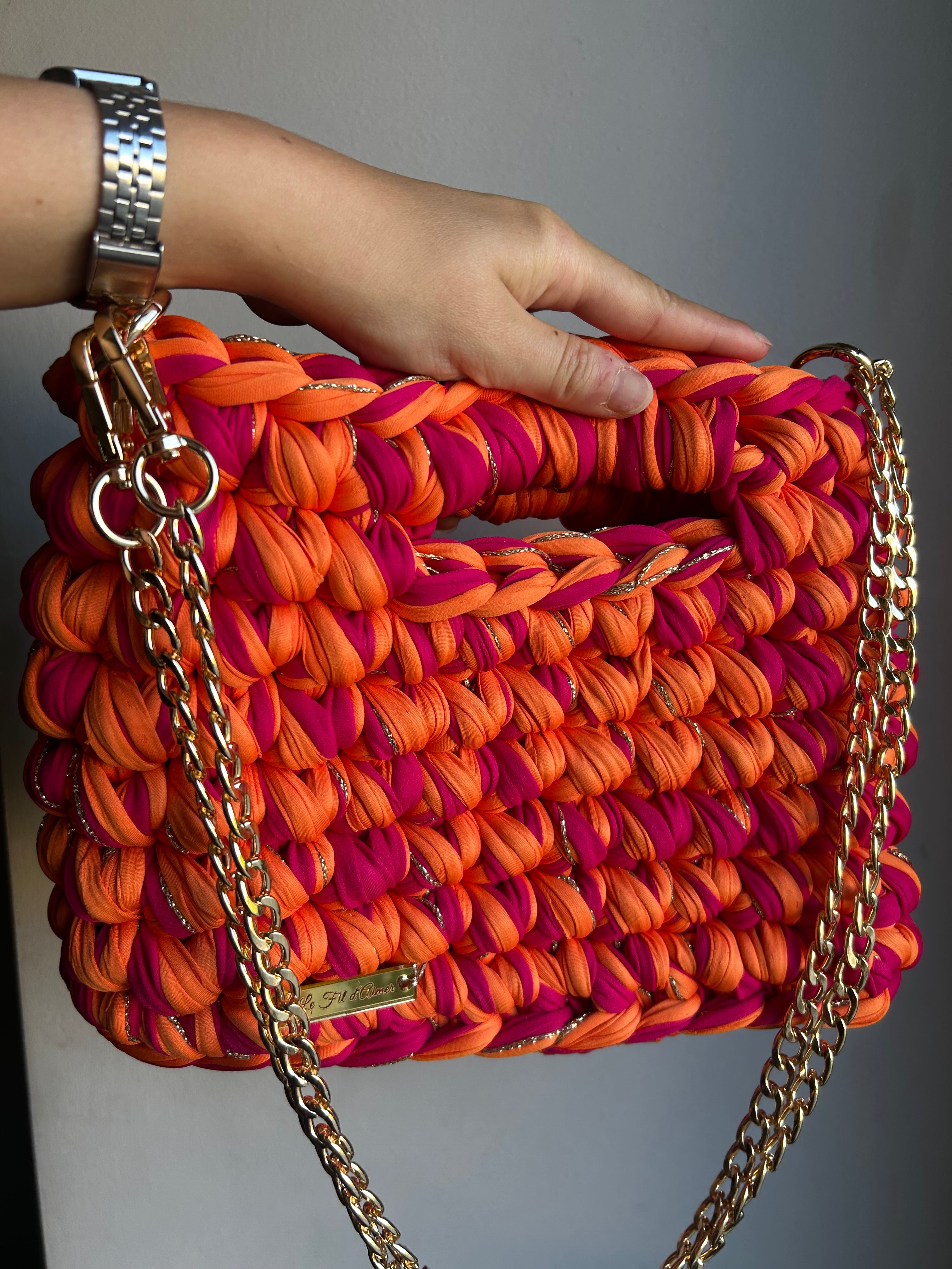 sac au crochet orange et fuchsia dore sac artisanal a la mode le fil d aimer 