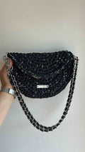 Pochette Banane en Crochet Noir et Fil Argenté – Édition Chic